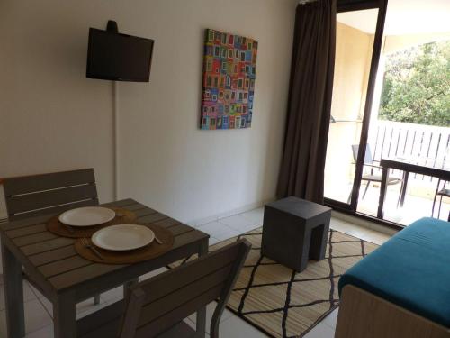 Appartement Studio Le Lavandou, 1 pièce, 4 personnes - FR-1-308-152 N°1970 Avenue du Cap Nègre Immeuble SAFRANE - Apt N°3102 - Bât C1 - 1ER Le Lavandou