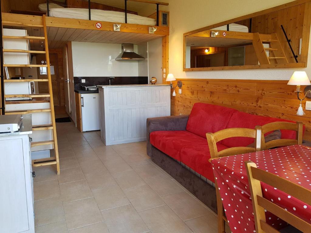 Appartement Studio Les Arcs 2000, 1 pièce, 5 personnes - FR-1-411-233 Studio 5 personnes à Arc 2000 avec vue sur les pistes et la station, 73700 Arc 2000