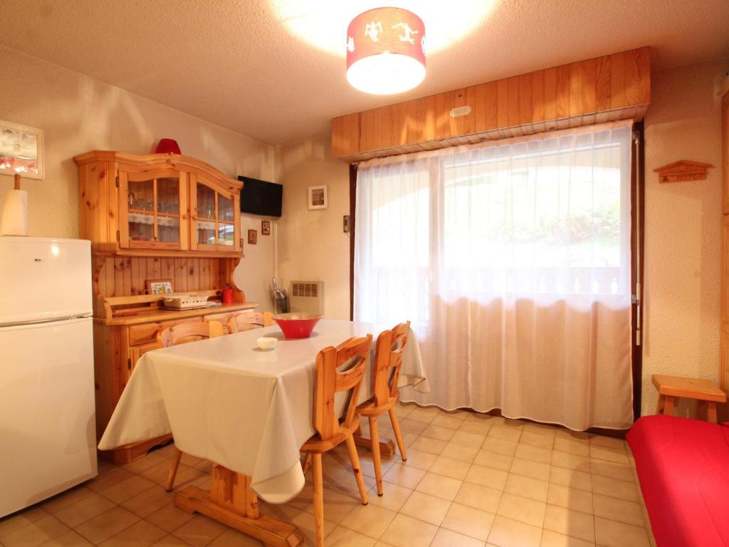 Appartement Studio Les Carroz d'Arâches, 1 pièce, 4 personnes - FR-1-572-24 120/160 Route des cyclamens, 74300 Arâches-la-Frasse