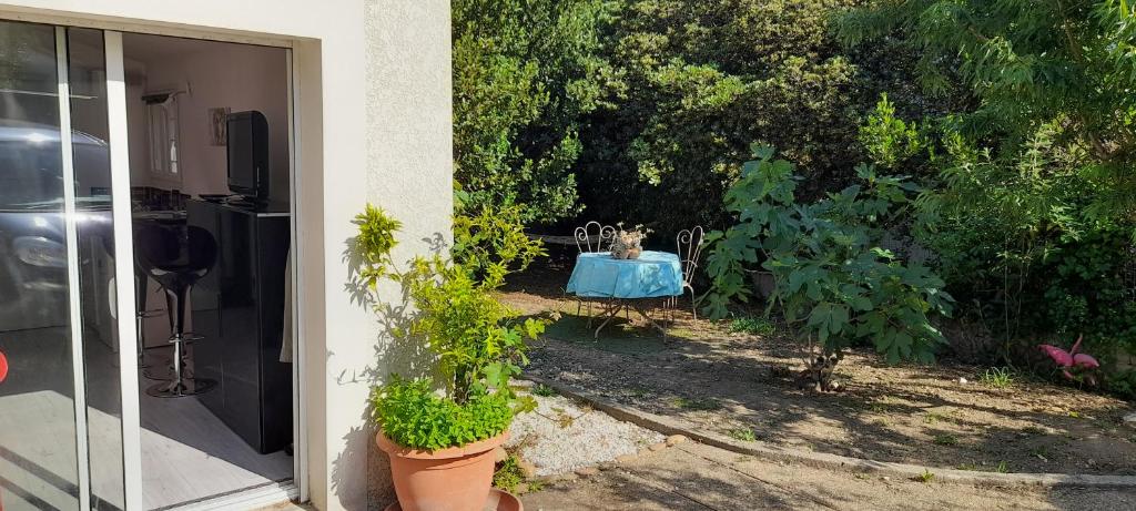 Appartement Studio les lilas avec parking 87 Impasse Mirabel, 30900 Nîmes