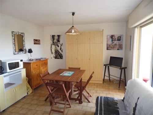 Appartement Studio Marseillan-Plage, 1 pièce, 4 personnes - FR-1-326-593 Chemin De L'Airette -  - Le Castellas