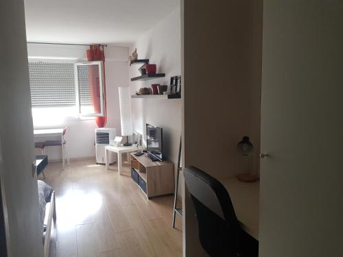 Appartement Studio meuble equipe App 9 2me etage 7 Rue des Papalines Avignon