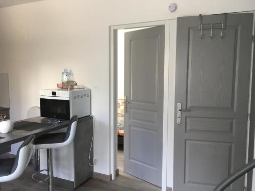 Appartement Studio meublé lumineux 2 Rue des Forges Loulans-Verchamp