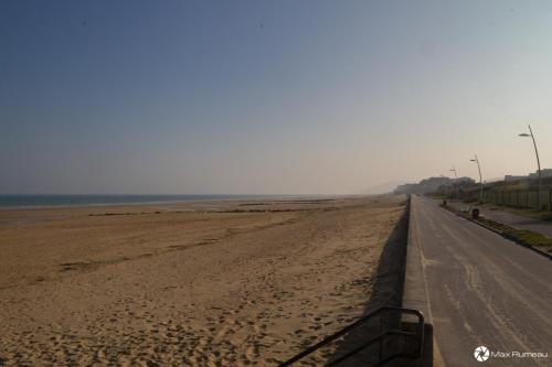 Studio moderne accès plage, piscine et tennis Cabourg france