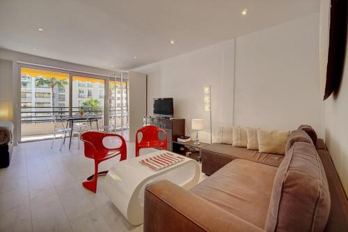 STUDIO MODERNE et LUMINEUX PROCHE CROISETTE A0B132 Cannes france