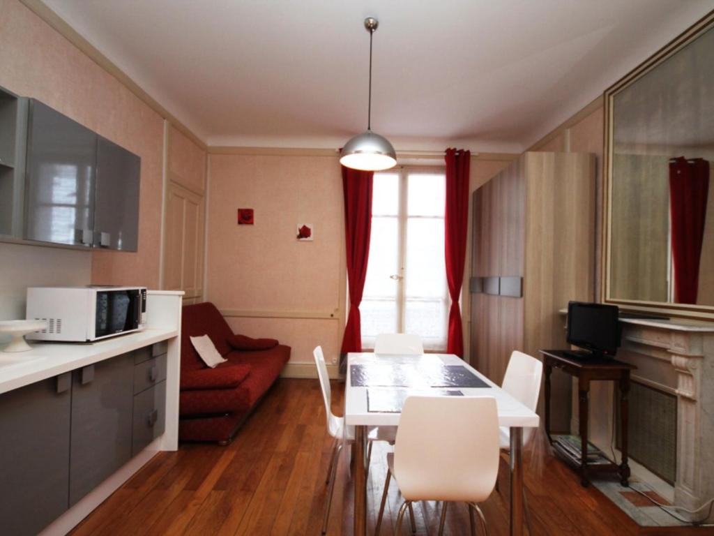 Appartement Studio Mont-Dore, 1 pièce, 4 personnes - FR-1-608-184 PLACE DU PANTHEON, 63240 Le Mont-Dore