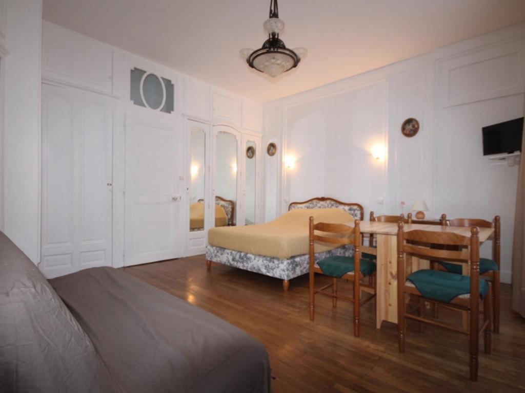 Appartement Studio Mont-Dore, 1 pièce, 4 personnes - FR-1-608-60 PLACE DU PANTHEON, 63240 Le Mont-Dore