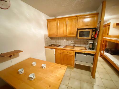 Appartement Studio Morillon Village, 1 pièce, 4 personnes - FR-1-412-30 Clos Gex - Village - Morillon