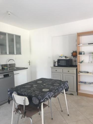 Appartement studio neuf climatisé 143 chemin de Servas Bissargue et la Bastide Les Fumades-Les Bains