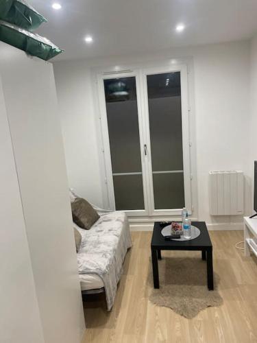 Appartement Studio neuf très bien aménagé 8 Rue René Baschet Gagny