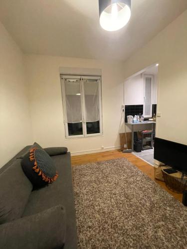 Studio parisien au nord de paris 15m2 et réserver depuis Airrbnb! LʼÎle-Saint-Denis france