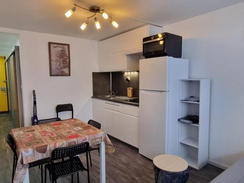 Appartement Studio Plagne Aime 2000, 1 pièce, 4 personnes - FR-1-181-2705 Immeuble le Paquebot des neiges Immeuble Le Paquebot des neiges Aime-La-Plagne