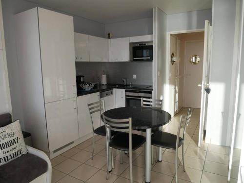 Appartement Studio Quiberon, 1 pièce, 3 personnes - FR-1-478-41 Résidence NAUSICAA 18 Boulevard Chanard Quiberon