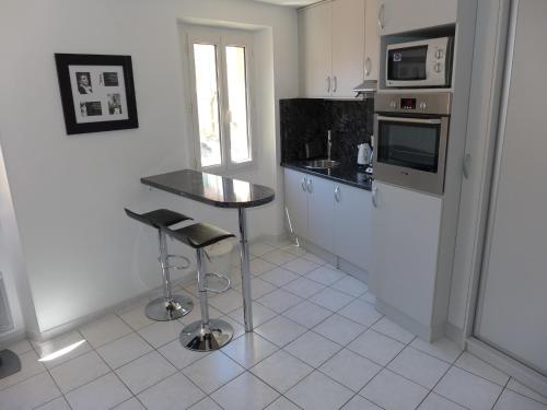 Appartement Studio Riouffe 2 mins from the Palais des Festivals and the beach 132 15 rue Jean de Riouffe Cannes