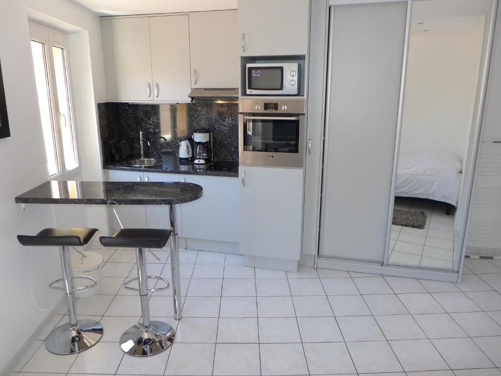 Appartement Studio Riouffe 2 mins from the Palais des Festivals and the beach 132 15 rue Jean de Riouffe, 06400 Cannes