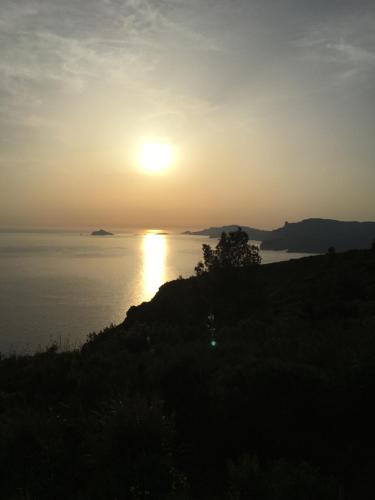 Studio Rocher Bleu climatisé centre historique près des plages La Ciotat france