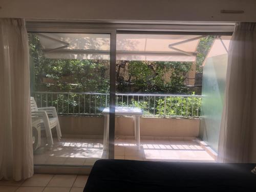 Appartement Studio Saint-Raphaël, 1 pièce, 3 personnes - FR-1-466A-44 21 AVENUE PAUL DOUMER RÉSIDENCE LES CÈDRES Saint-Raphaël