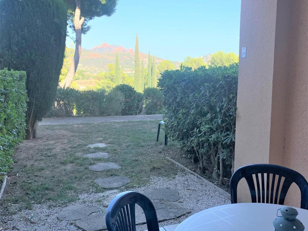 Appartement Studio Saint-Raphaël, 1 pièce, 4 personnes - FR-1-504-653 Domaine de Cap Esterel 2975-3001 Boulevard de la 36ème division du Texas Lieu-dit AGAY, 83700 Saint-Raphaël