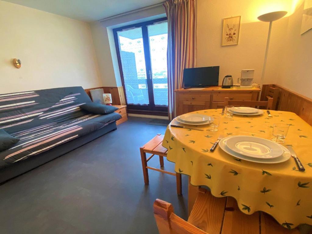 Appartement Studio Samoëns, 1 pièce, 4 personnes - FR-1-624-57 Résidence La Cour Avenue du Fer à Cheval, 74340 Samoëns