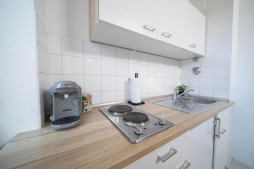 Appartement Studio Shiny - Zentral mit Balkon - Messe - Küche 30 Keltenstraße Neuss