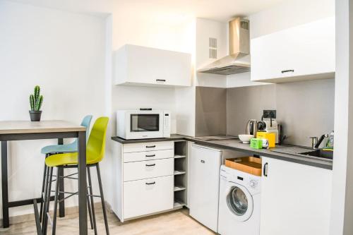 Appartement Studio sur le Vieux-Port idéal pour 2 personnes 3 Rue Robert Marseille