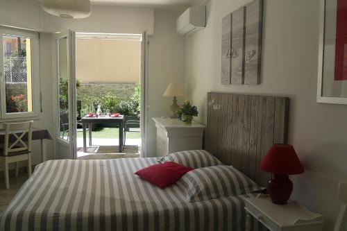 Appartement Studio Terrasse 31 avenue du Petit Juas immeuble Le Puget Cannes