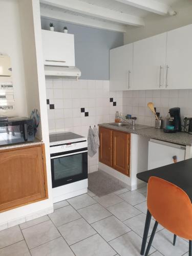 Appartement Studio tout confort centre ville - Balcon, Clim, TV, Wifi 252 Avenue de l'Europe Mazan