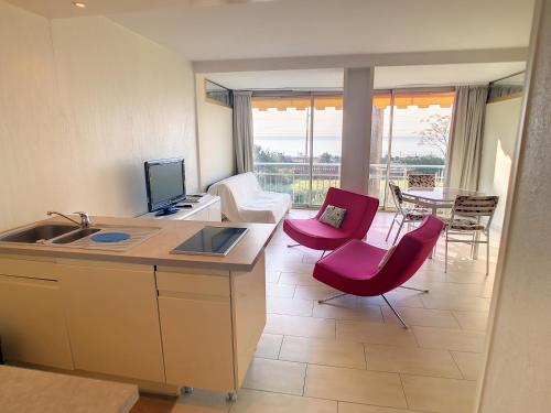 Studio Trident sea view 104 Cannes france