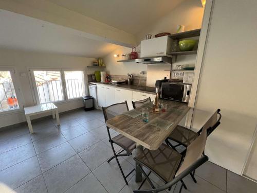 Appartement Studio Valras-Plage, 1 pièce, 4 personnes - FR-1-701-51 7 RUE PIERRE LOTI AU 1ER ETAGE Valras-Plage