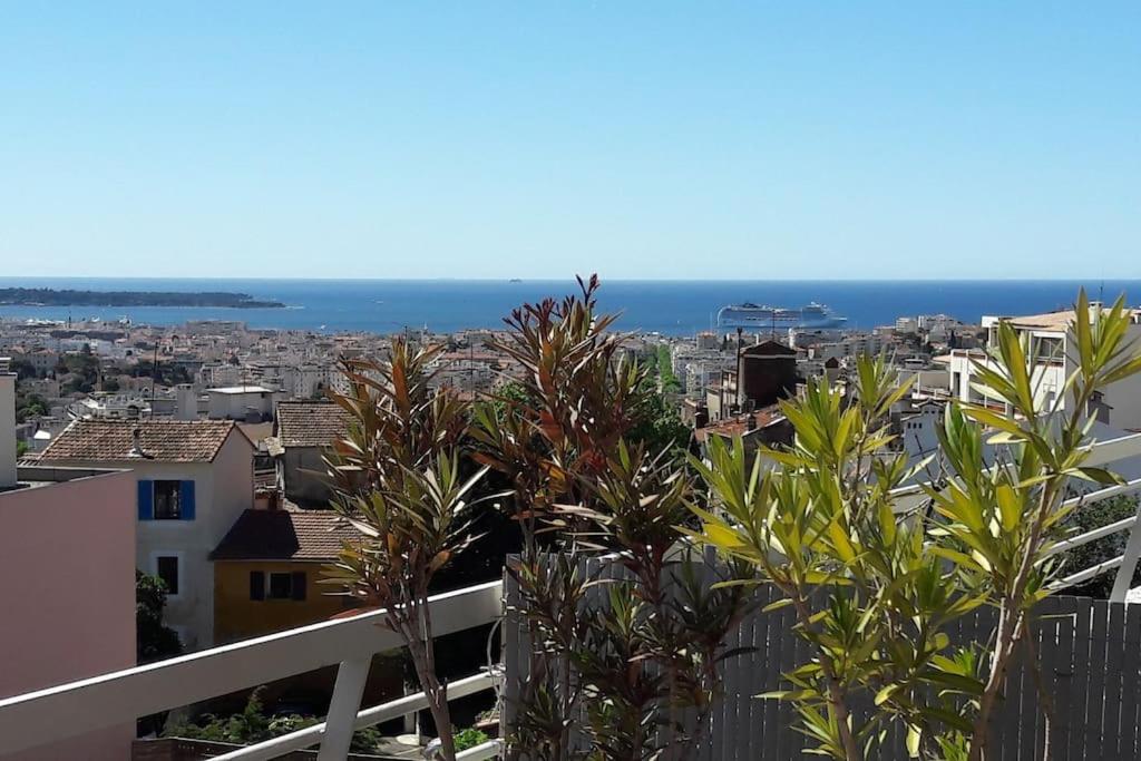 Appartement Studio vue mer panoramique sur la baie de Cannes 20  rue victor hugo     les moulieres 7   le cannet, 06110 Le Cannet