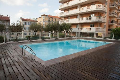 Appartement Studio With Swimming Pool 80 meters near the beach 9 Avenue Gloria Nice