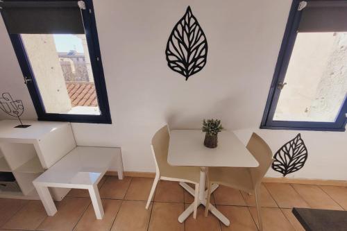 Appartement Studio With Wifi For 2 Near Remparts D'avignon 9 Rue de la Bourse Avignon