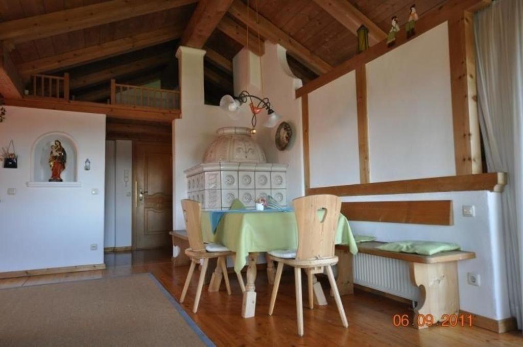 Appartement Studiowohnung mit Balkon in Seenähe Schleifmühlweg 6, 82435 Bad Bayersoien