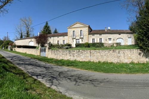 Stunning 7-Bed Vineyard masters house in Dieulivol Dieulivol france