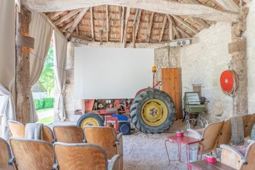 Maison de vacances Stunning Castle South FranceP Route de Quercy 861, Cotty Monjoi