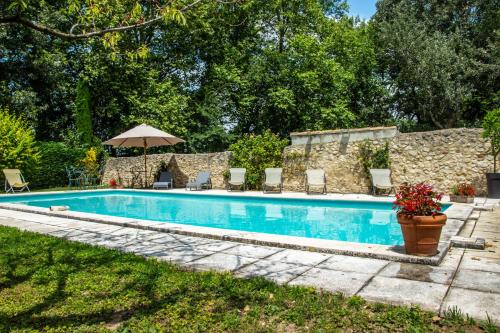 Stunning farmhouse with heated private pool in Provence Pernes-les-Fontaines france