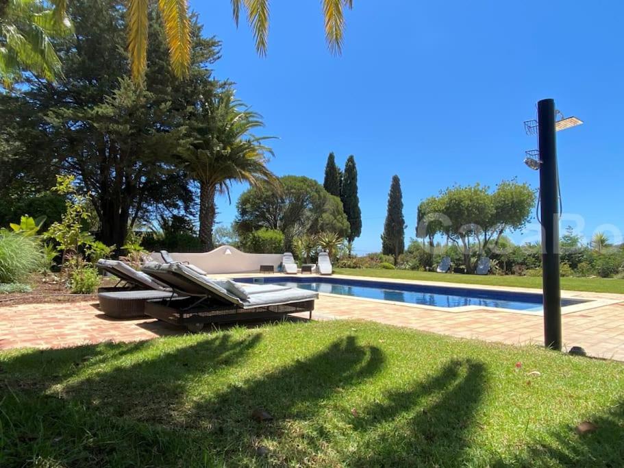 Villa Stunning Holiday Villa in Carvoeiro Estrada da Caramujeira, 8400-403 Lagoa