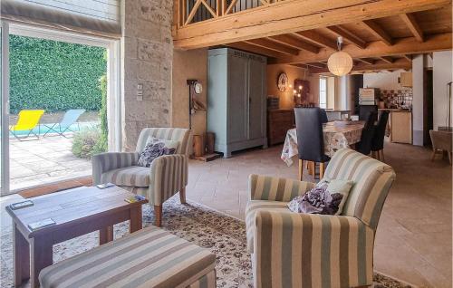 Stunning home in Bazac with Outdoor swimming pool, 3 Bedrooms and Private swimming pool Bazac france