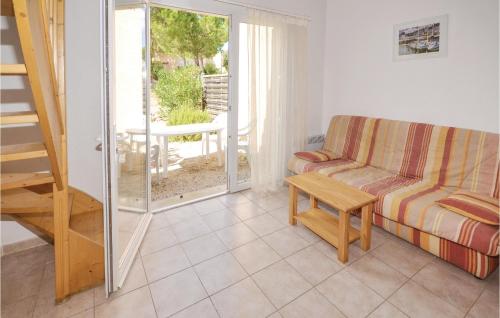 Maison de vacances Stunning home in Calvisson with 1 Bedrooms, WiFi and Swimming pool  Calvisson