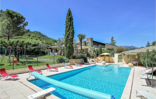 Maison de vacances Stunning home in Condorcet with WiFi, Private swimming pool and 5 Bedrooms  Condorcet