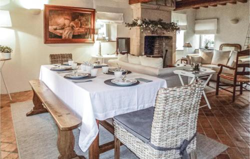 Stunning home in Fontaine-Henry with 3 Bedrooms and WiFi Fontaine-Henry france