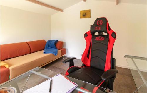 Maison de vacances Stunning home in Krusendorf Schwedeneck with WiFi and 2 Bedrooms  Jellenbek