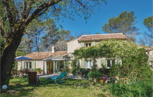 Maison de vacances Stunning home in Le Puy Sainte Reparade with WiFi, Private swimming pool and Outdoor swimming pool  La Cride