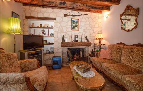 Stunning home in LOPIGNA with 3 Bedrooms Lopigna france