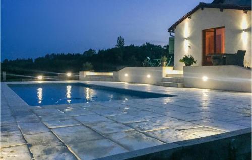 Maison de vacances Stunning home in Monfaucon with 4 Bedrooms, WiFi and Outdoor swimming pool  Monfaucon