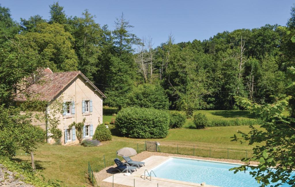 Maison de vacances Stunning home in Mouleydier with 4 Bedrooms, WiFi and Outdoor swimming pool , 24520 Mouleydier