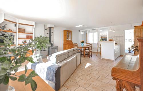 Stunning home in Salernes with WiFi, 3 Bedrooms and Outdoor swimming pool Salernes france