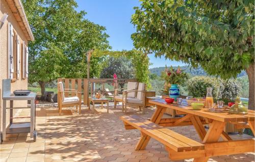 Maison de vacances Stunning home in Salernes with WiFi, 3 Bedrooms and Outdoor swimming pool  Salernes