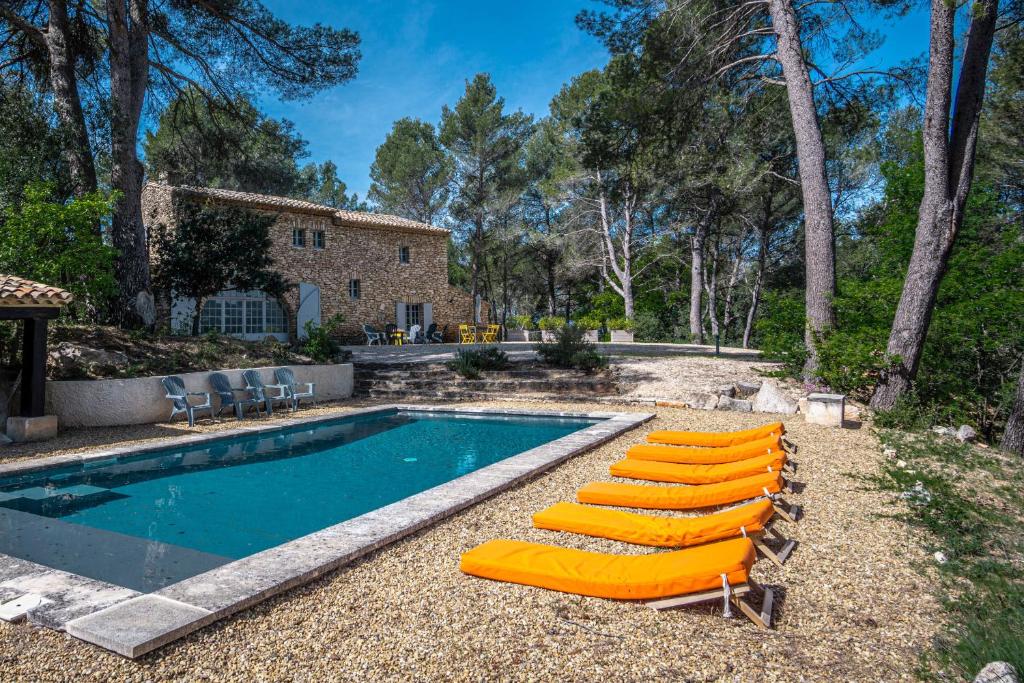 Maison de vacances Stunning panoramic views in Roussillon Le Mas Petit Pique Daure, D227, 84220 Roussillon