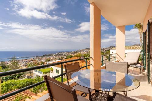 Appartement Stylish apartment with balcony and amazing views over Funchal and the sea Rua Cónego Urbino José Lobo de Matos Funchal